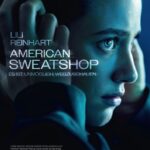Eine Frau, die sich Kopfhörer aufsetzt - American Sweatshop