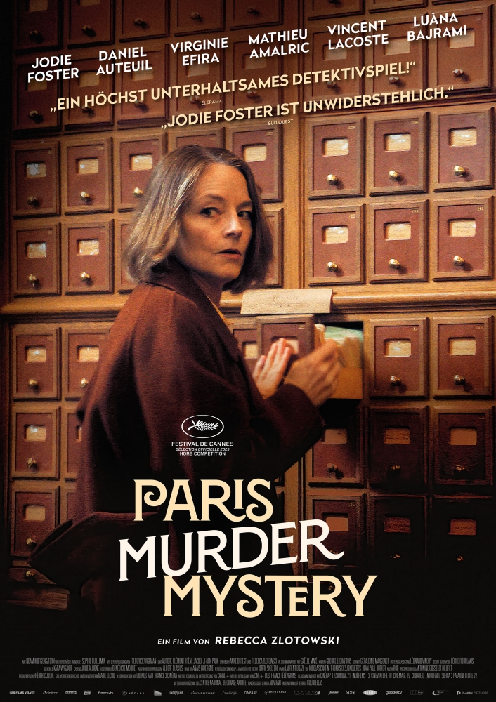 Jodie Foster vor einem Schrank mit offener Schublade - Paris Murder Mystery