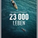 Eine Aufnahme aus der Vogelperspektive von der Juventa, die einem Flüchtlings-Schlauchboot entgegen schwimmt - 23 000 Leben